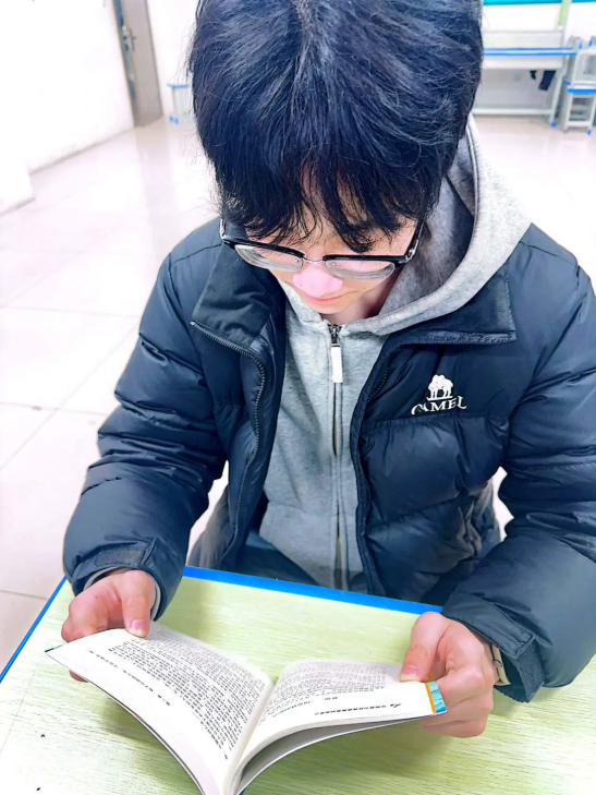 书韵校园・学生荐书 | 《你的努力终将成就更好的自己》